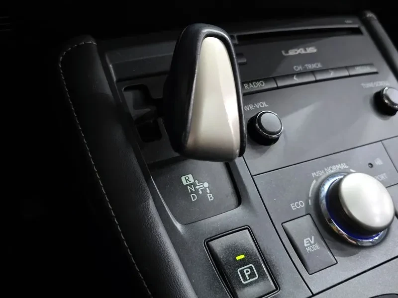 Lexus CT 200h Supreme ZWA10, снимка 8 - Автомобили и джипове - 55537069