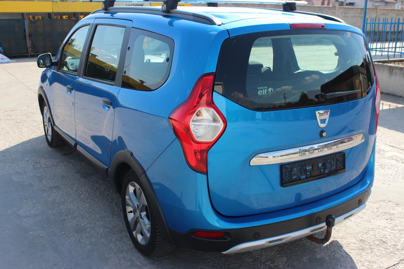 Dacia Lodgy 1.2i turbo 115к.с. Stepway 7места - изображение 7