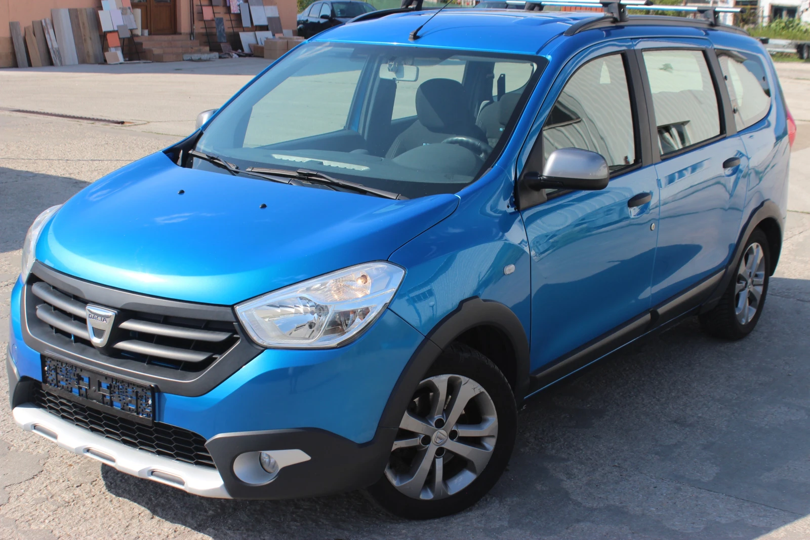 Dacia Lodgy 1.2i turbo 115к.с. Stepway 7места - [1] 