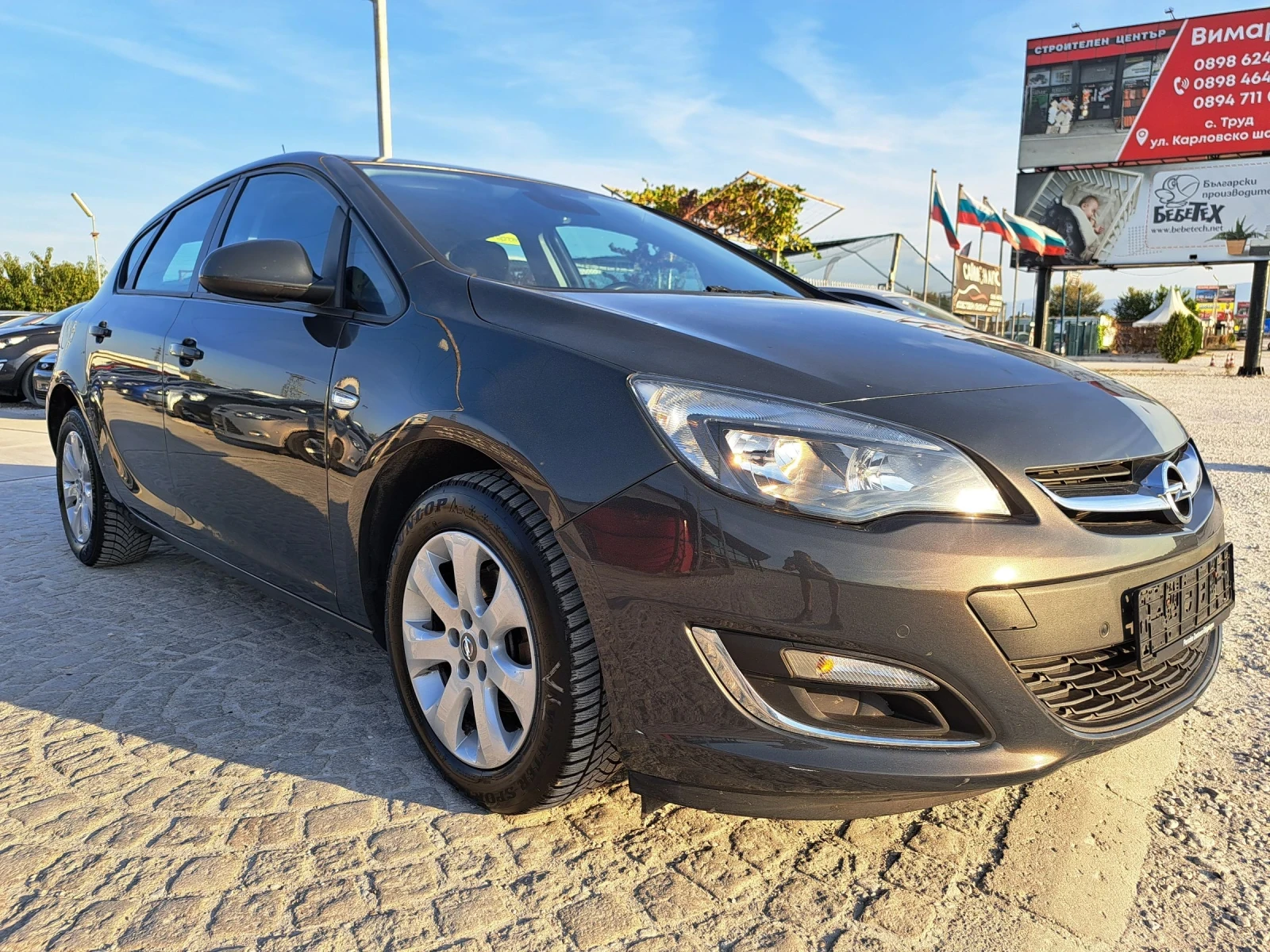 Opel Astra 1.4i/ПОДГРЕВ/ПАРКТР/CRUIZE - изображение 6