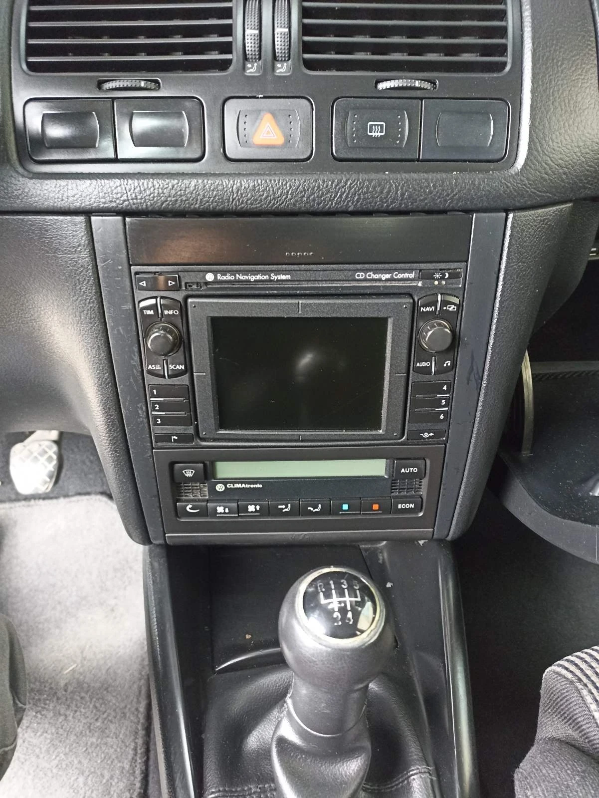 VW Golf 1.6 SR 101hp   | Mobile.bg   12