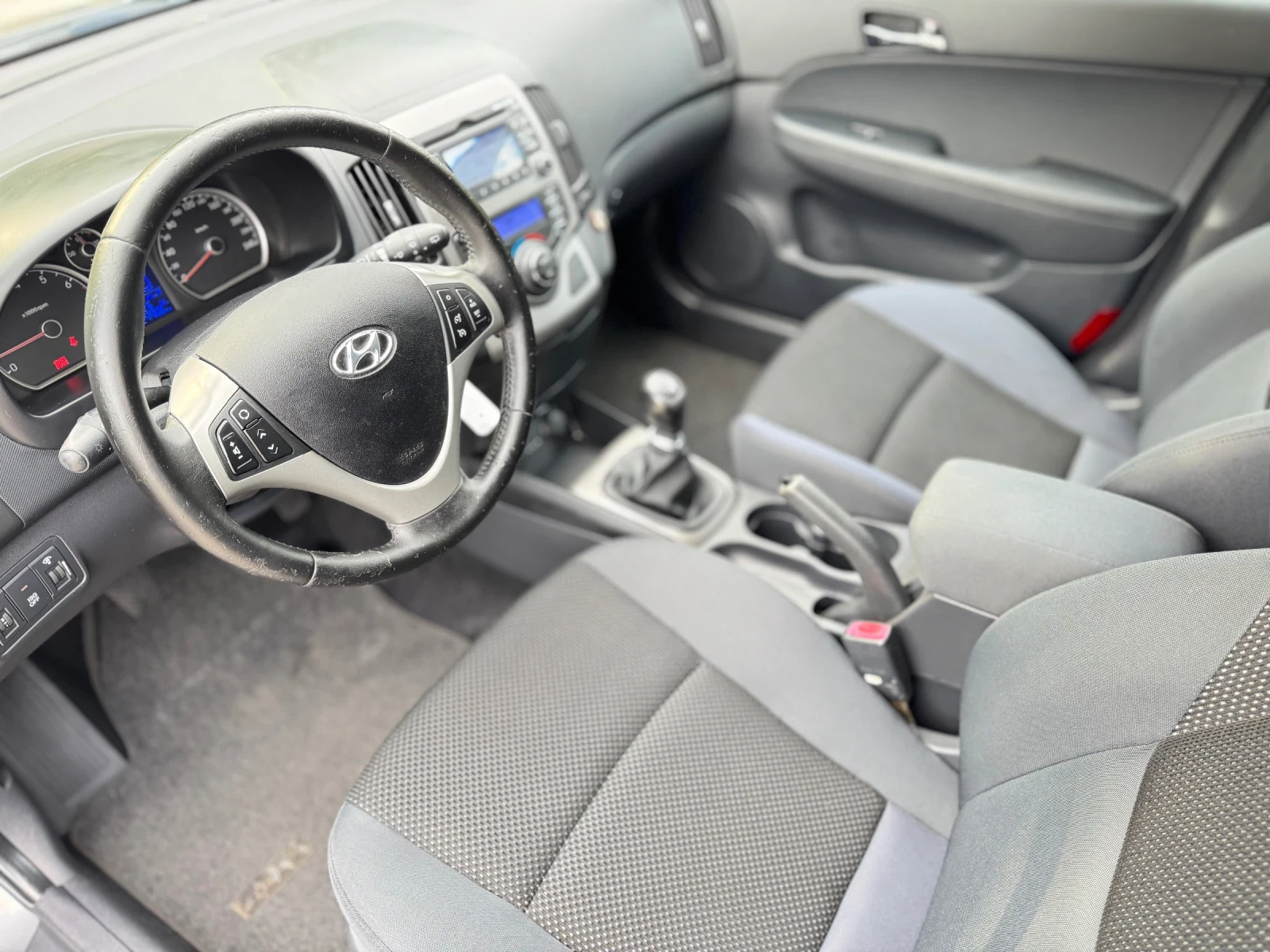 Hyundai I30 1.6i CW Facelift* Klimatronik - изображение 10