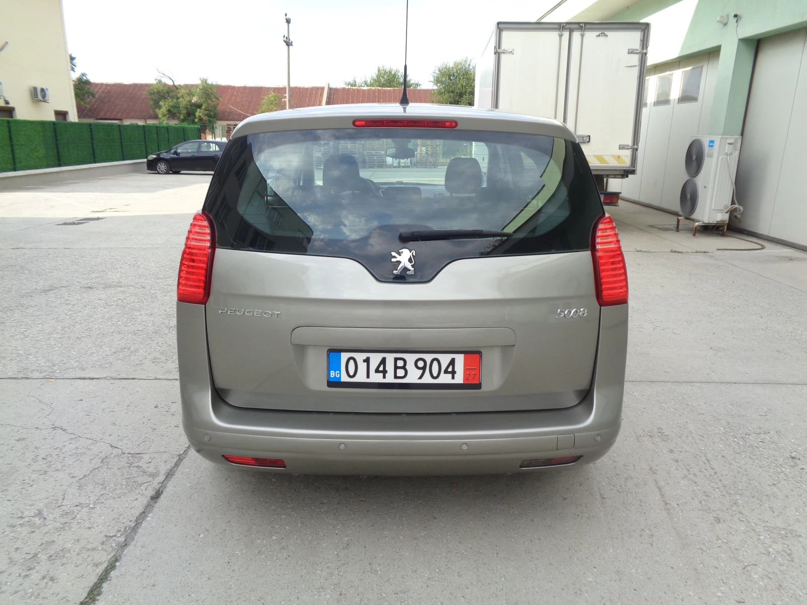 Peugeot 5008 2.0HDI-150-7mesta-CH-LIZING - изображение 6