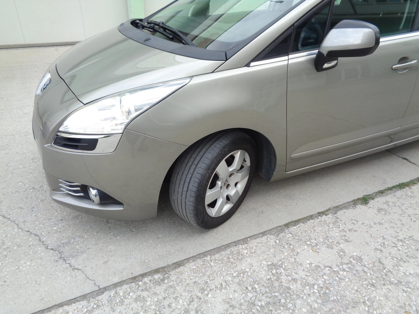 Peugeot 5008 2.0HDI-150-7mesta-CH-LIZING - изображение 9