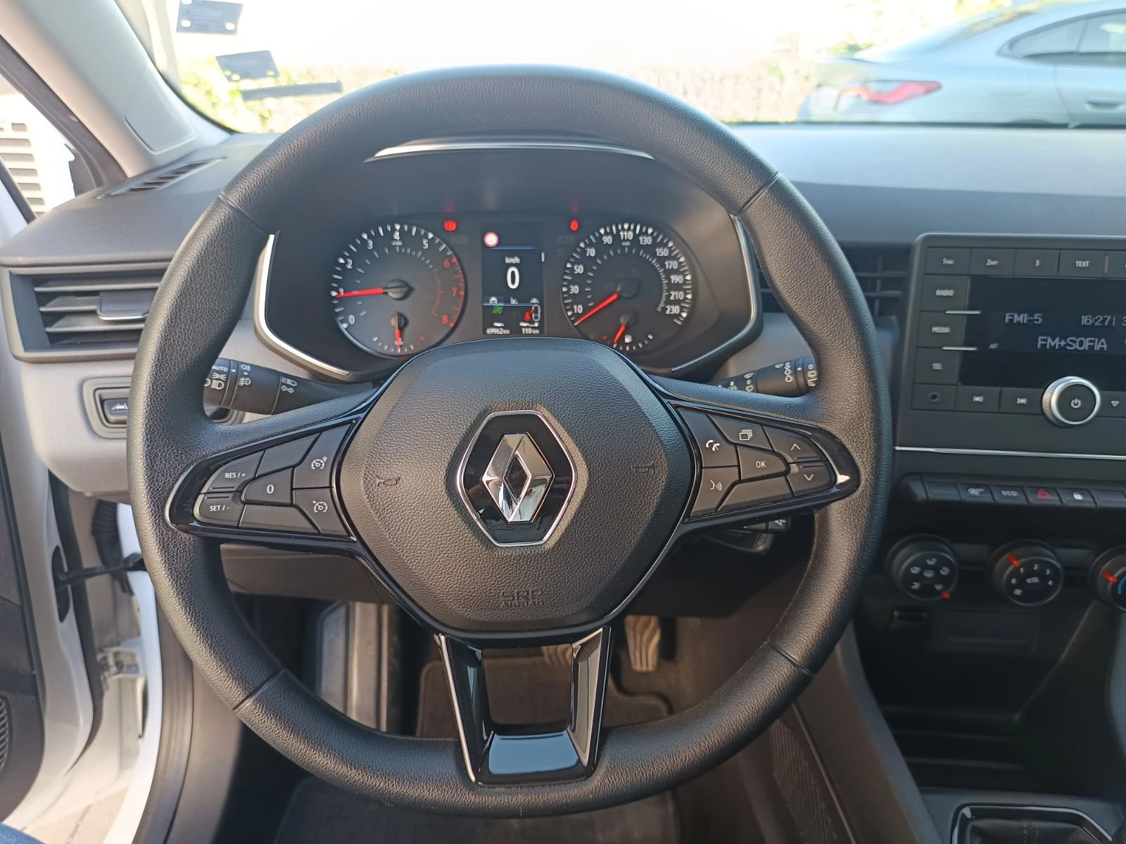 Renault Clio 1.0TCe/ 100к.с./Life - изображение 9