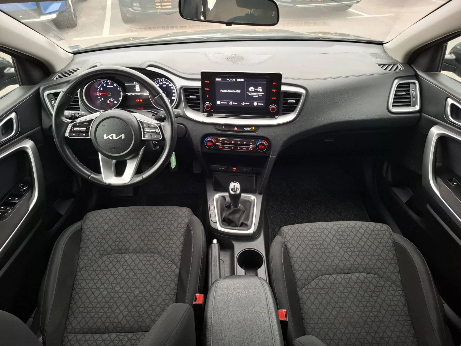 Kia Ceed 1.5 T-gdi Comfort Гаранция - изображение 8