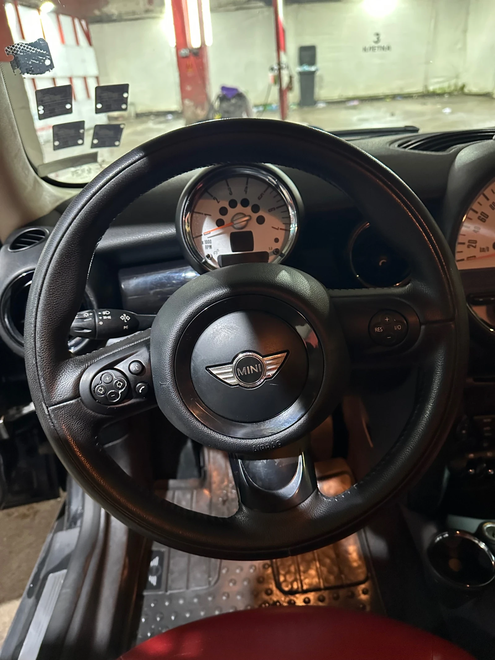 Mini Cooper 1, 6 d - изображение 9