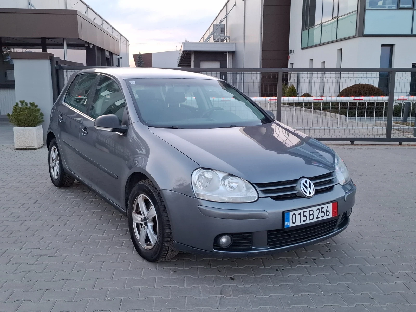 VW Golf 1.9TDI* (105кс)* * NAVI* * НОВ ВНОС* *  - изображение 10