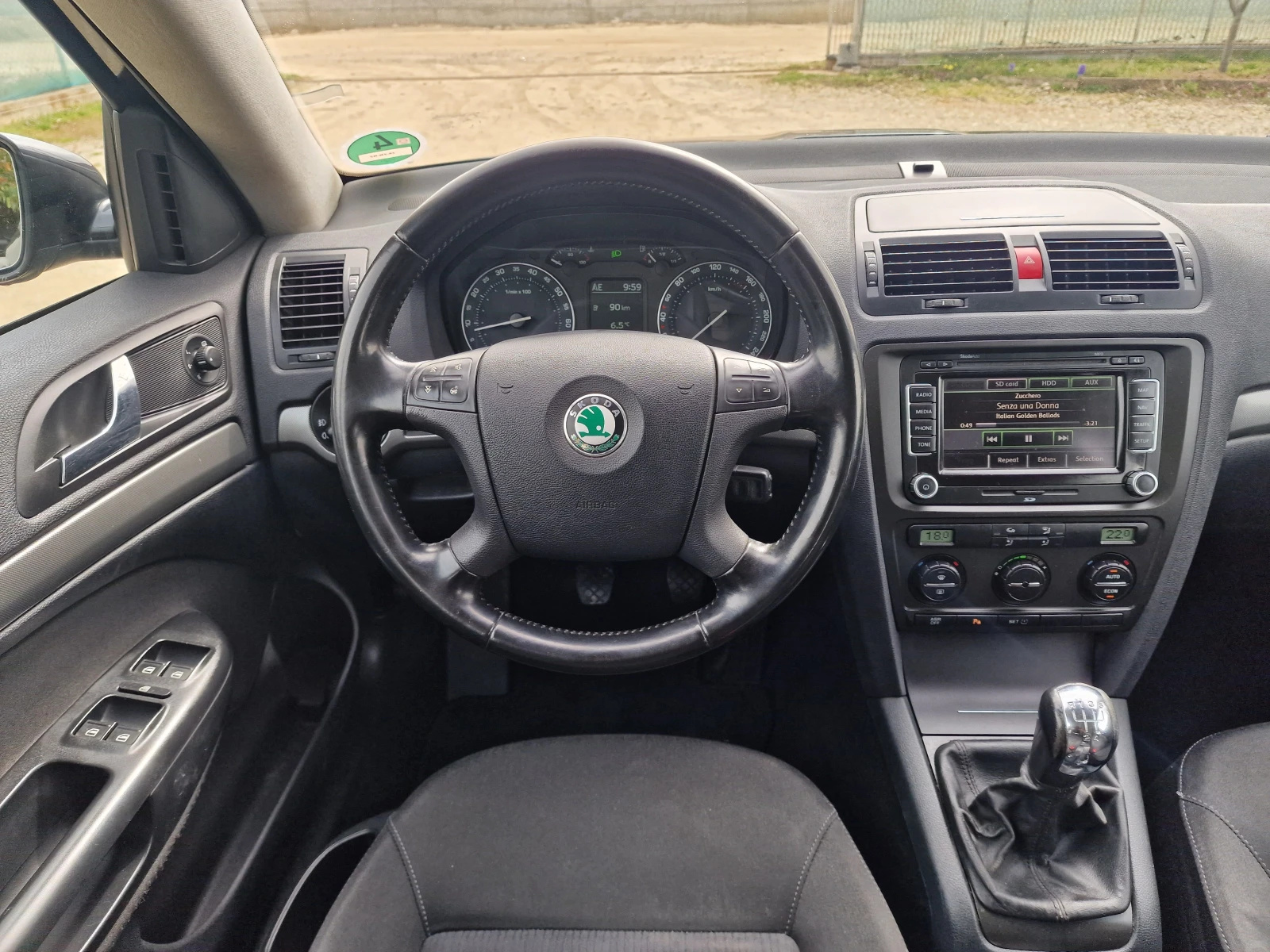 Skoda Octavia 1.6MPi GAZ, снимка 12 - Автомобили и джипове - 53902005