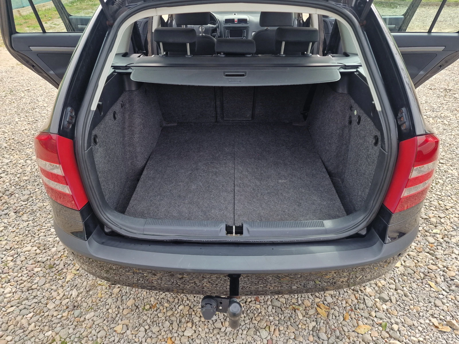 Skoda Octavia 1.6MPi GAZ, снимка 13 - Автомобили и джипове - 53902005