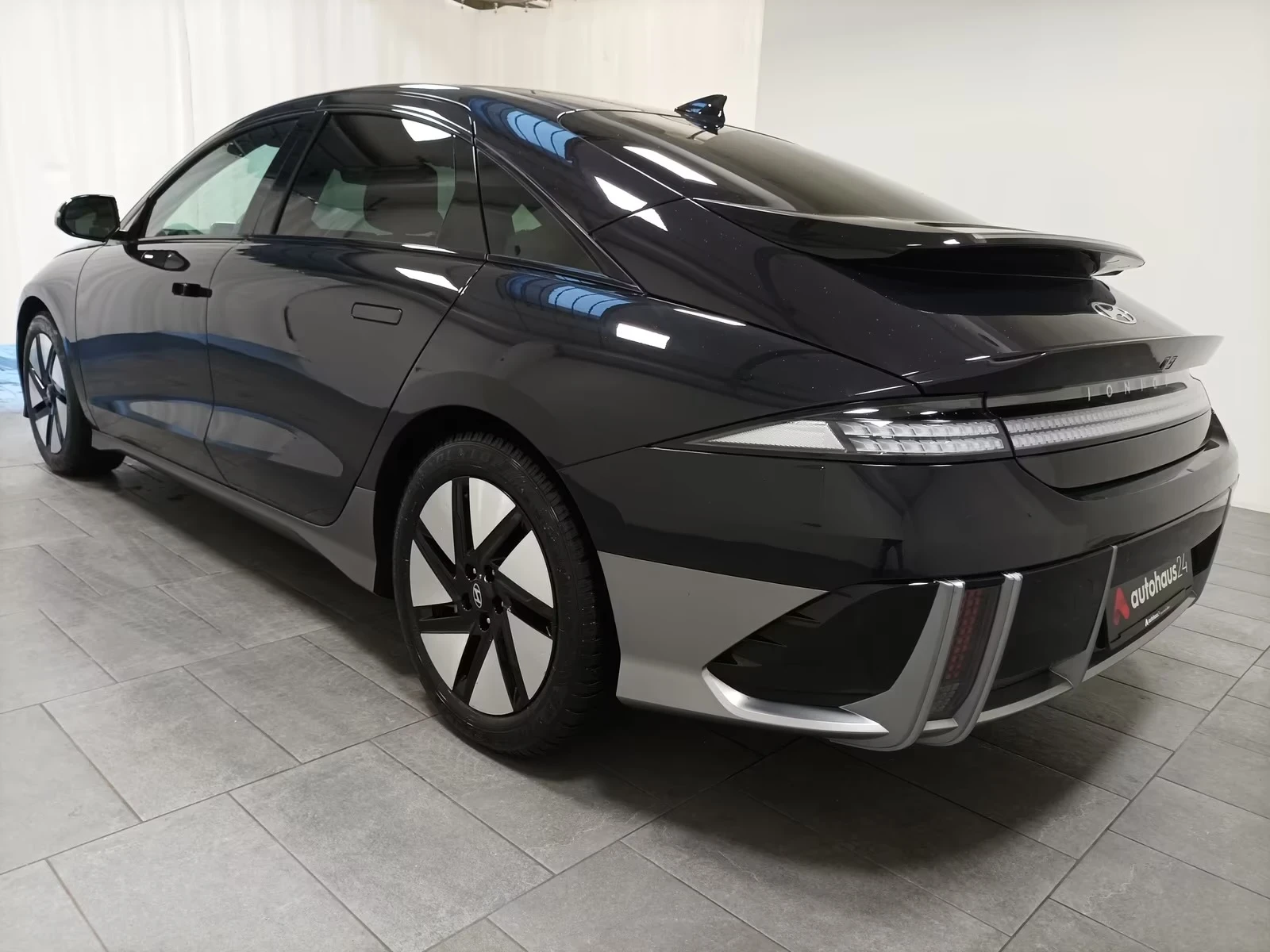 Hyundai Ioniq 6 77kWh RWD Techniq Matrix DISTR HUD Winter Package , снимка 3 - Автомобили и джипове - 54202833