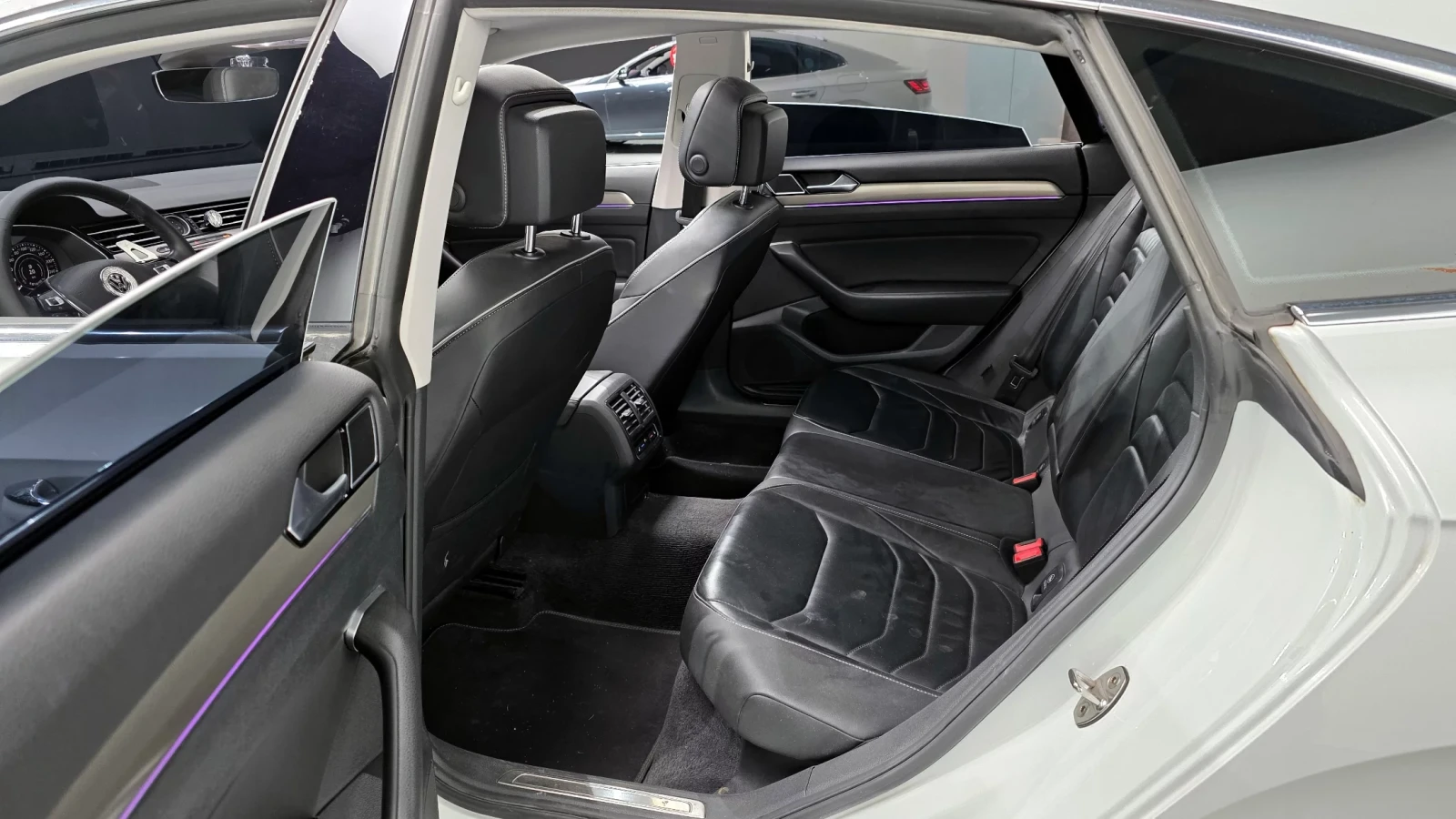 VW Arteon * Dynaudio * 360 * Обдухване * HEAD UP, снимка 10 - Автомобили и джипове - 54366625