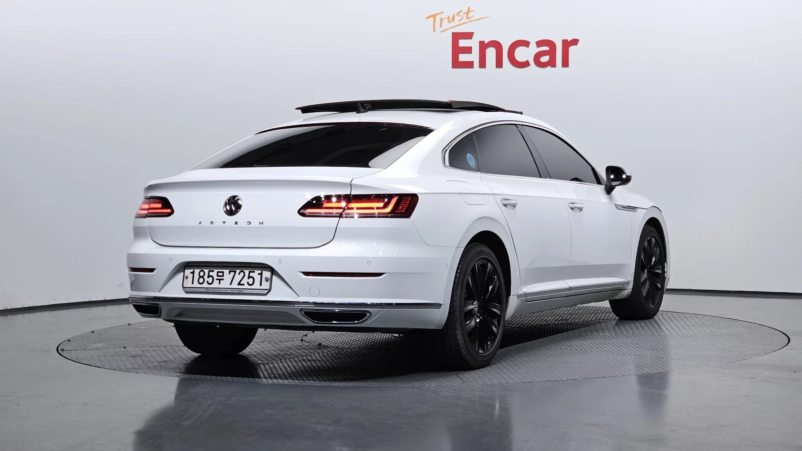 VW Arteon * Dynaudio * 360 * Обдухване * HEAD UP, снимка 8 - Автомобили и джипове - 54366625