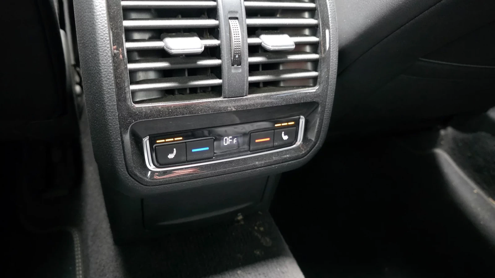 VW Arteon * Dynaudio * 360 * Обдухване * HEAD UP, снимка 12 - Автомобили и джипове - 54366625