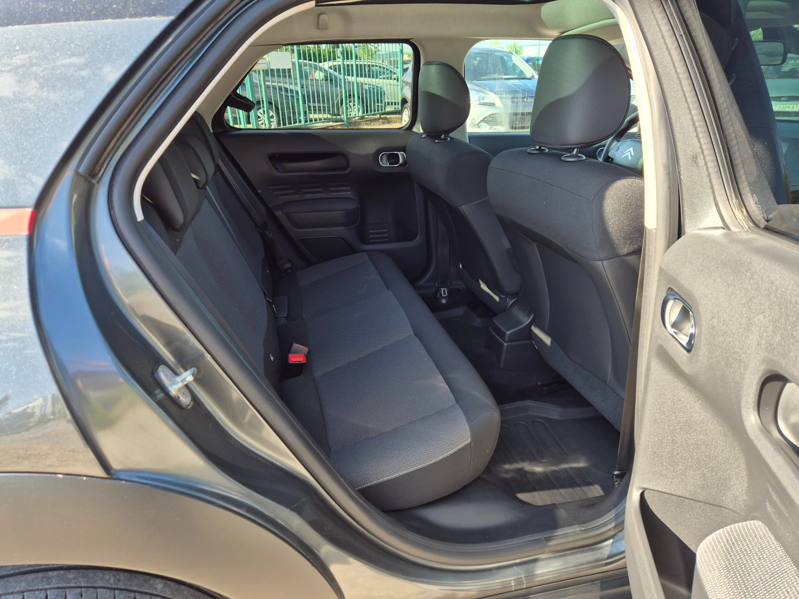 Citroen C4 Cactus 1.6HDI Автомат, снимка 10 - Автомобили и джипове - 54526218
