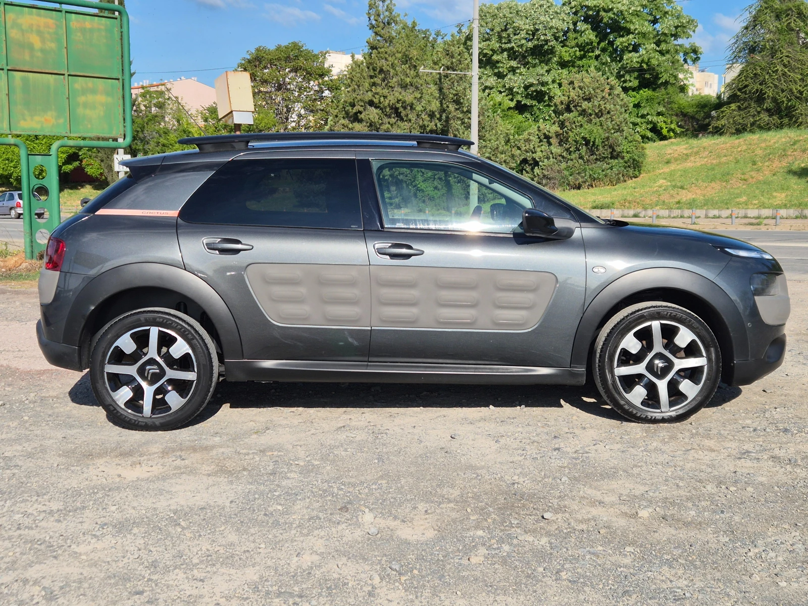 Citroen C4 Cactus 1.6HDI Автомат, снимка 6 - Автомобили и джипове - 54526218