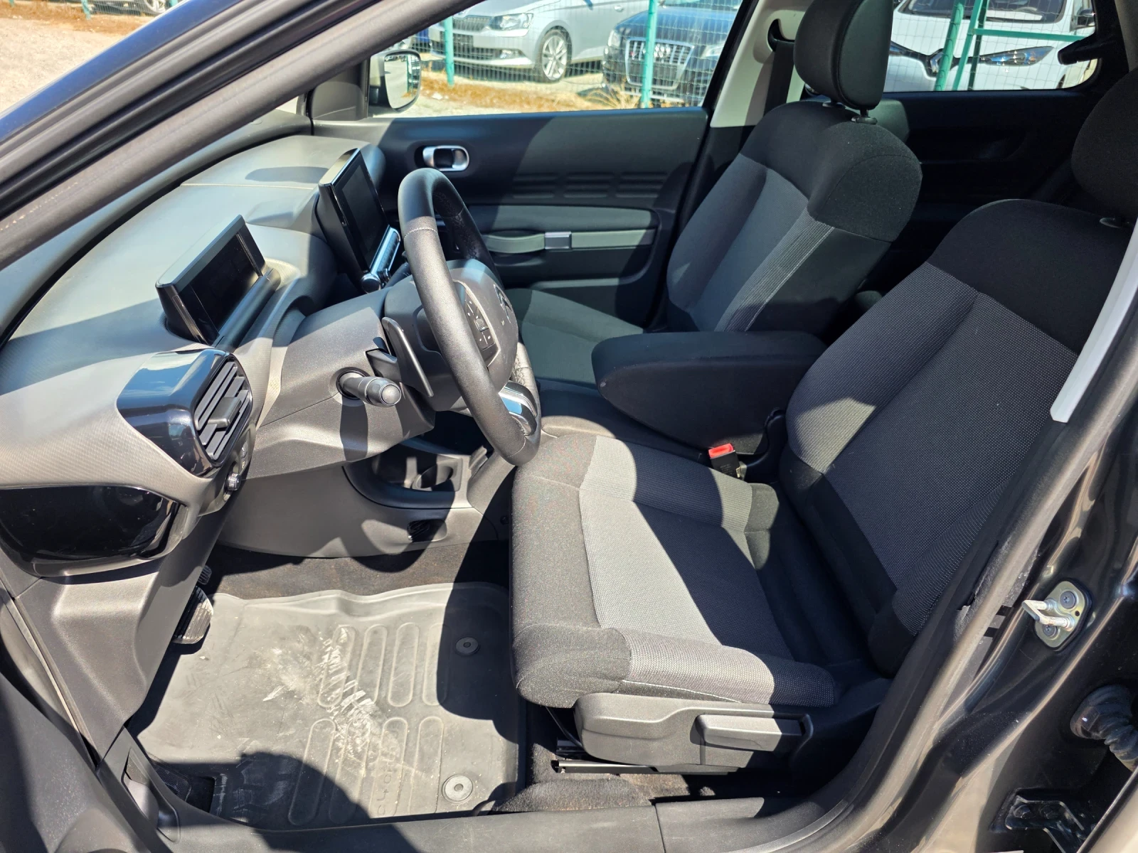 Citroen C4 Cactus 1.6 HDI AUTOMAT , снимка 9 - Автомобили и джипове - 54526218