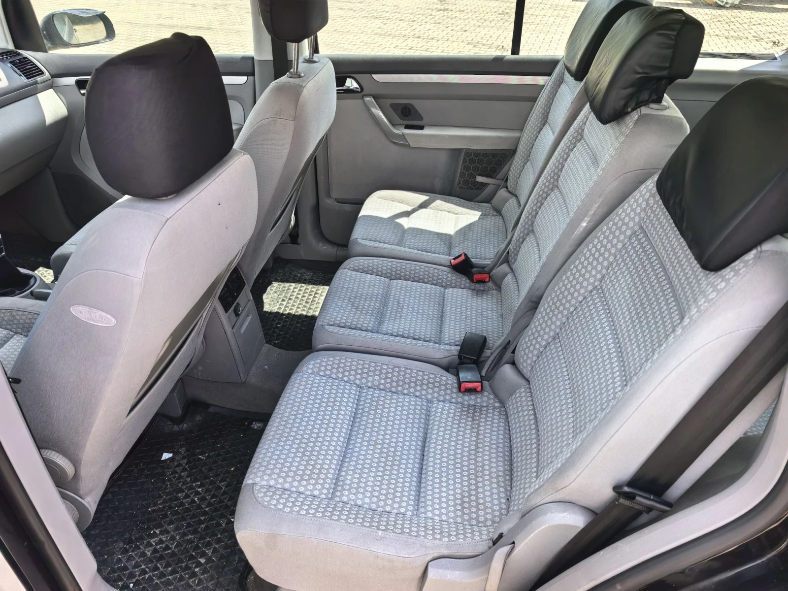 VW Touran 1.6��� 116�� 6 ��������  | Mobile.bg � ����������� 9