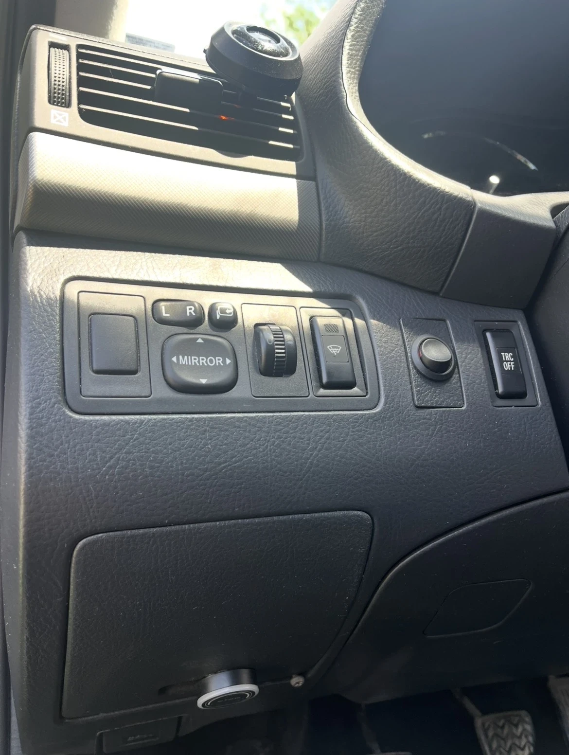 Toyota Avensis Toyota Avensis 2.0 VVT Facelift, снимка 15 - Автомобили и джипове - 54800649