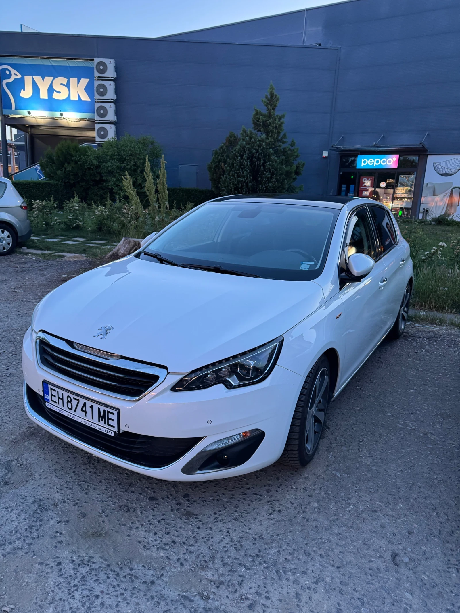 Peugeot 308 GT line с всички екстри за модела, снимка 2 - Автомобили и джипове - 54879129