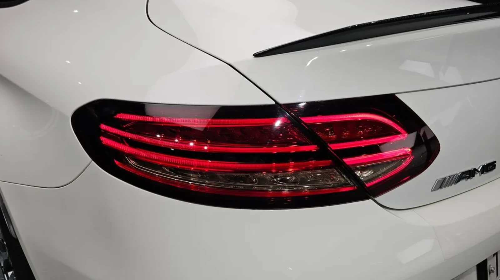 Mercedes-Benz C 63 AMG КАМЕРА / ШИБИДАХ / КОЖЕН САЛОН, снимка 14 - Автомобили и джипове - 55008130