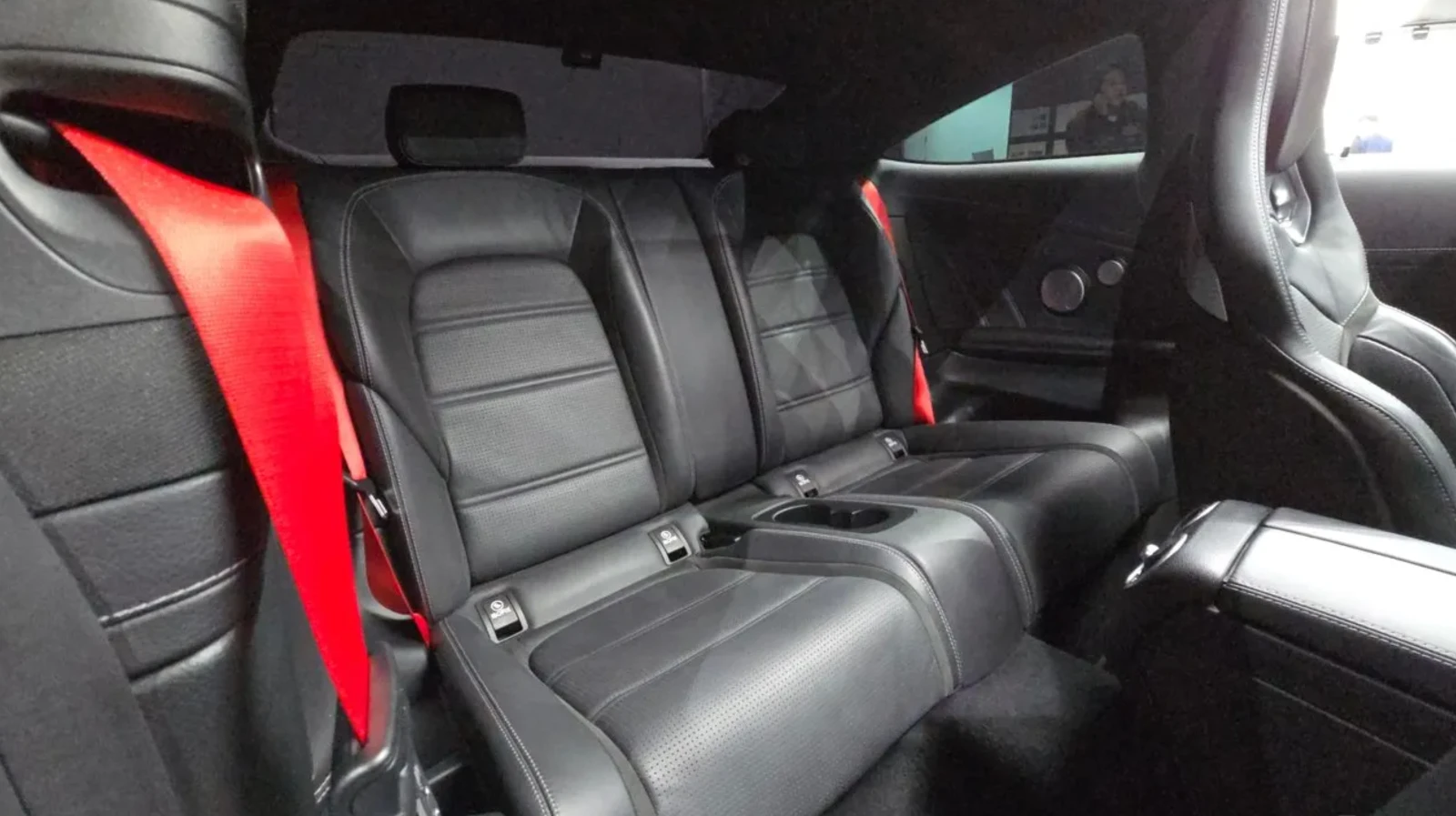 Mercedes-Benz C 63 AMG КАМЕРА / ШИБИДАХ / КОЖЕН САЛОН, снимка 8 - Автомобили и джипове - 55008130