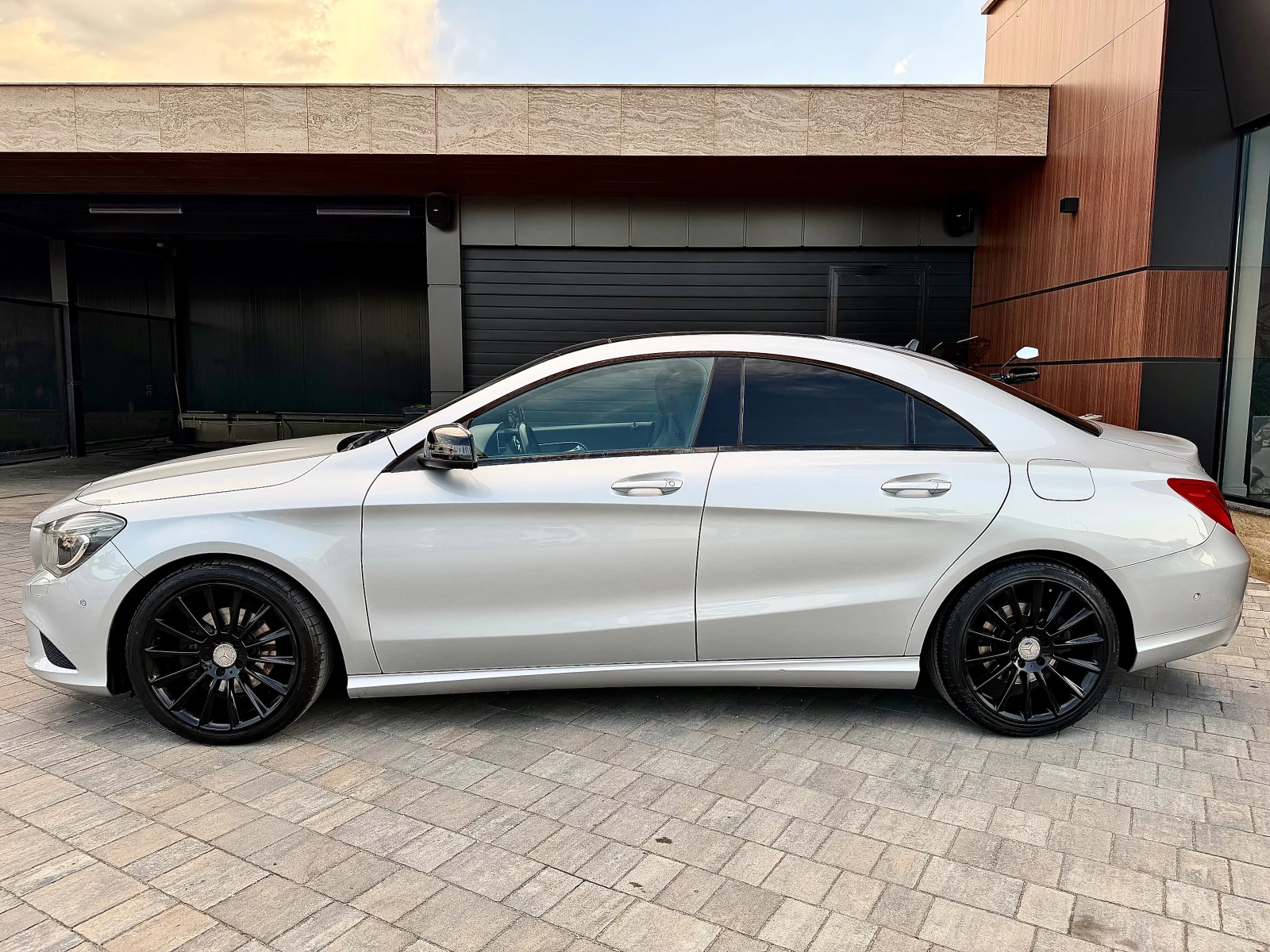 Mercedes-Benz CLA 200 #PANORAMA#PODGREV#MULTIMED#, снимка 6 - Автомобили и джипове - 55095618