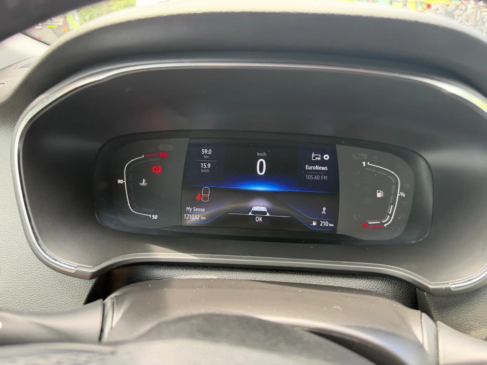 Renault Megane 1.5 dCi, снимка 9 - Автомобили и джипове - 55258291