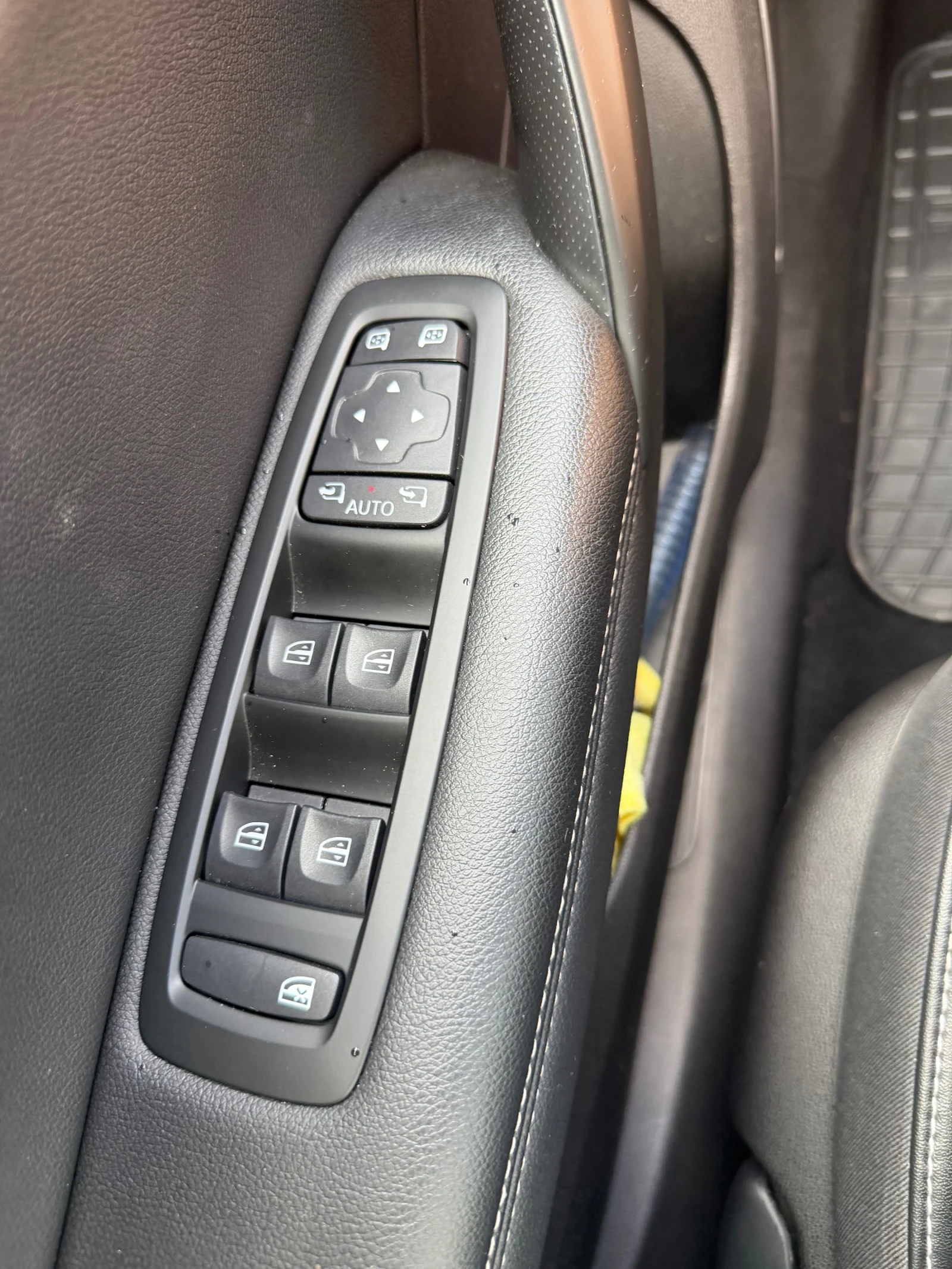 Renault Megane 1.5 dCi, снимка 12 - Автомобили и джипове - 55258291