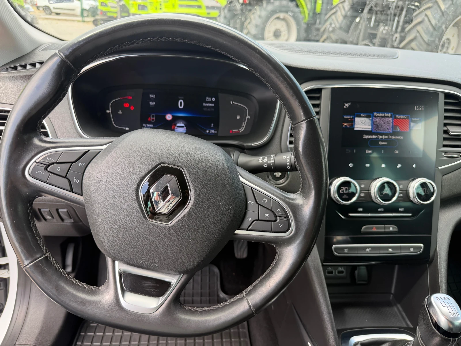 Renault Megane 1.5 dCi, снимка 14 - Автомобили и джипове - 55258291