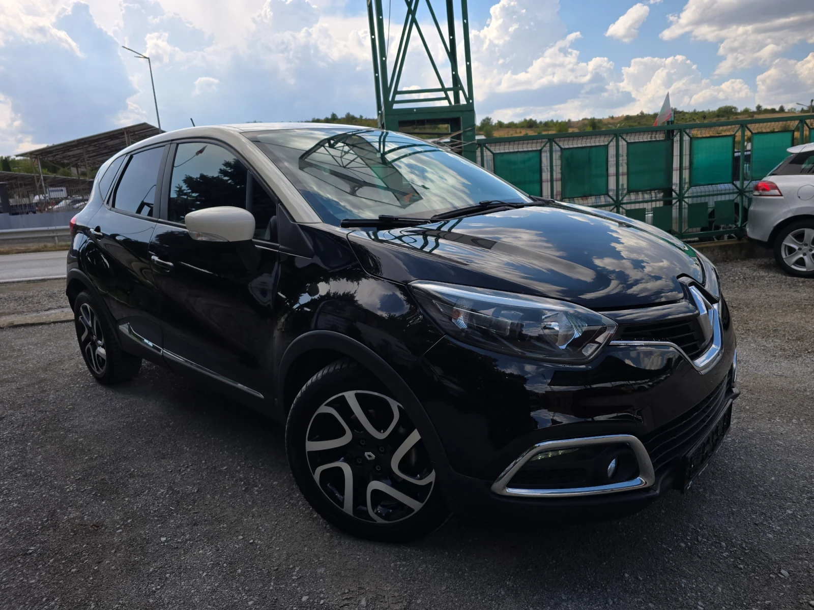 Renault Captur 1.5DCi-Navi= Led, снимка 2 - Автомобили и джипове - 55941325