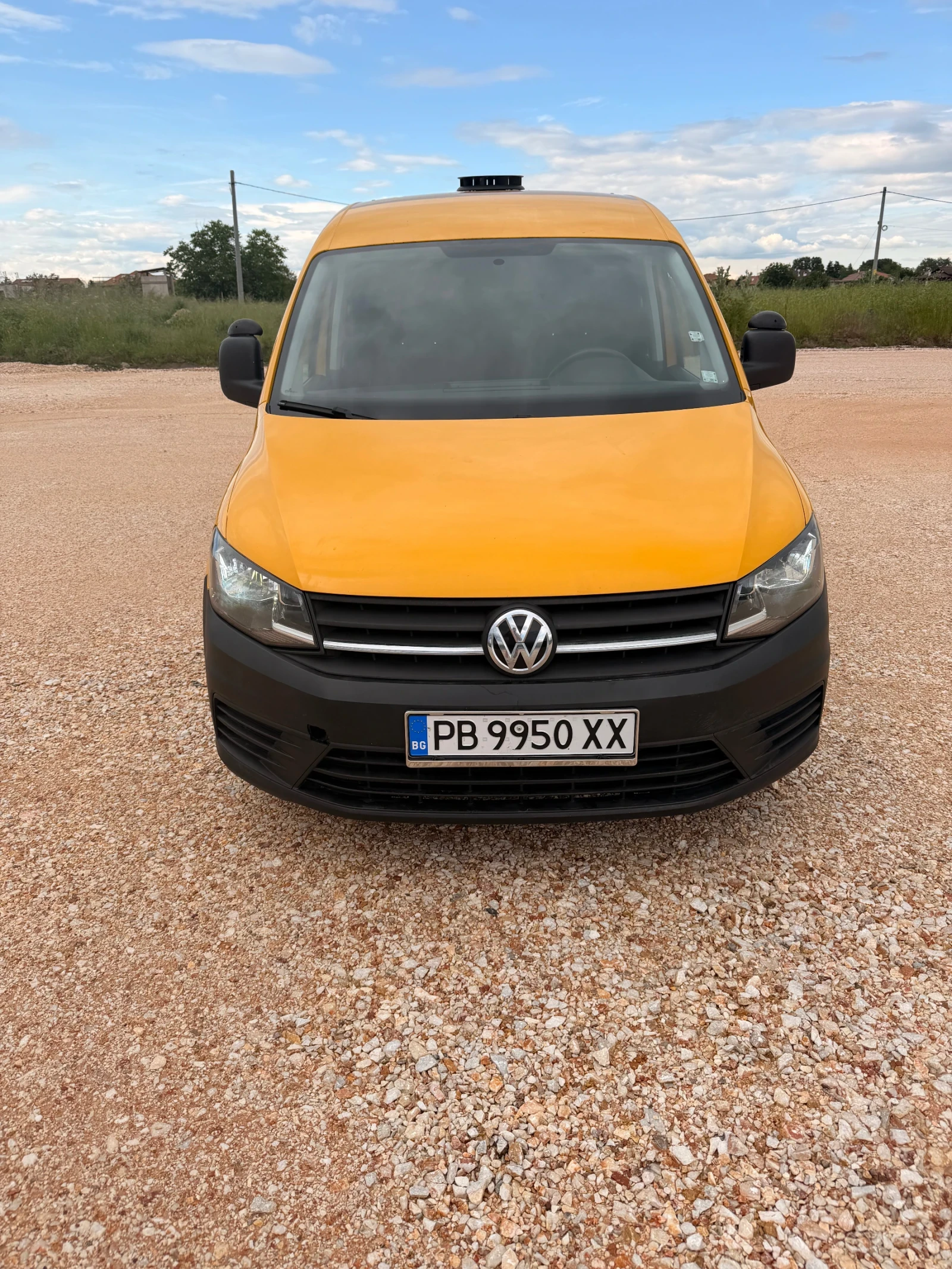 VW Caddy 1.6 Перфектен