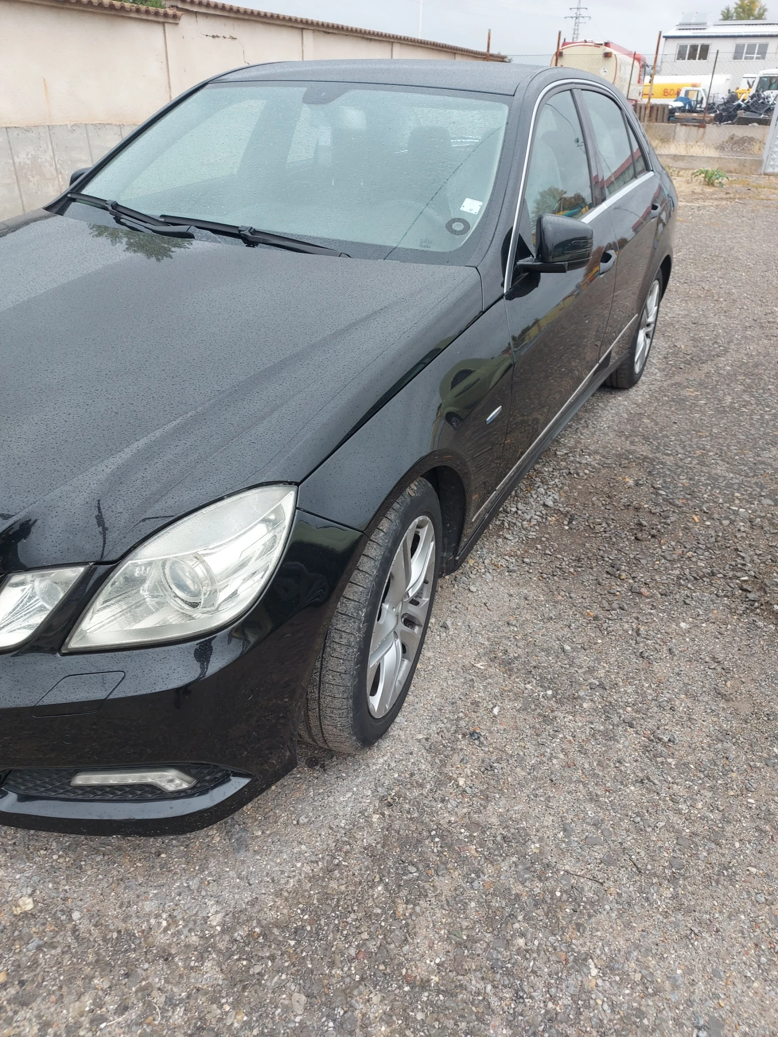 Mercedes-Benz E 220, снимка 8 - Автомобили и джипове - 56560434