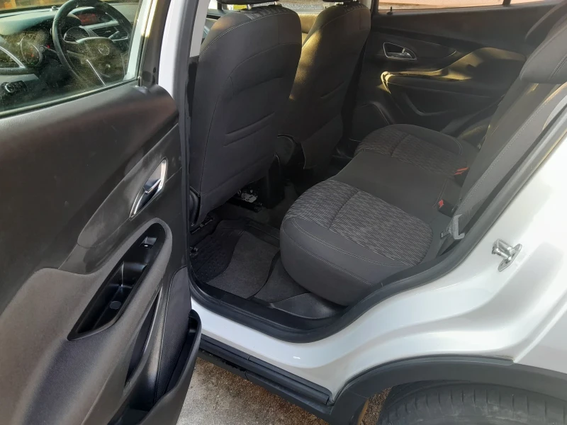 Opel Mokka 1.7, снимка 14 - Автомобили и джипове - 52573220