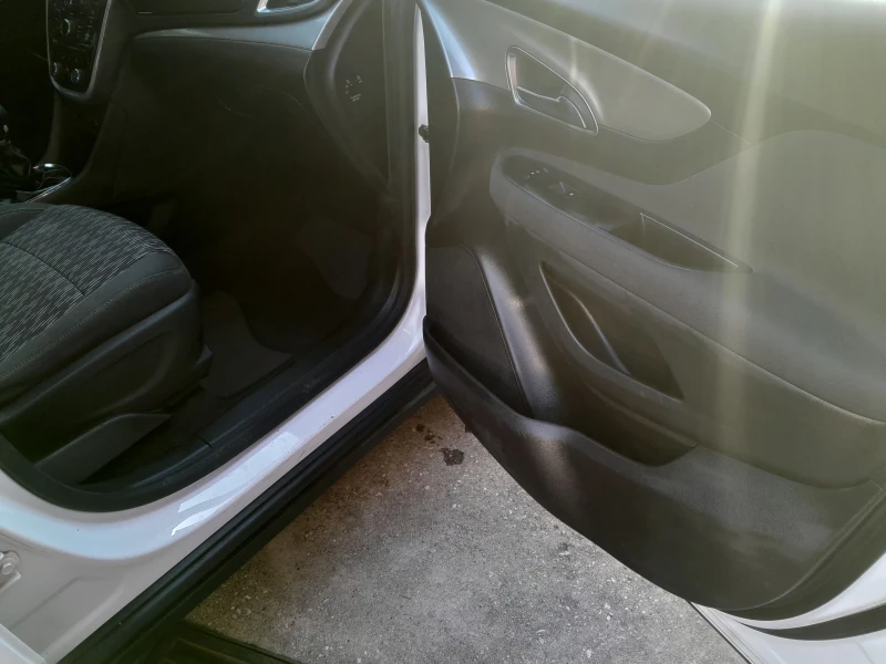 Opel Mokka 1.7, снимка 11 - Автомобили и джипове - 52573220