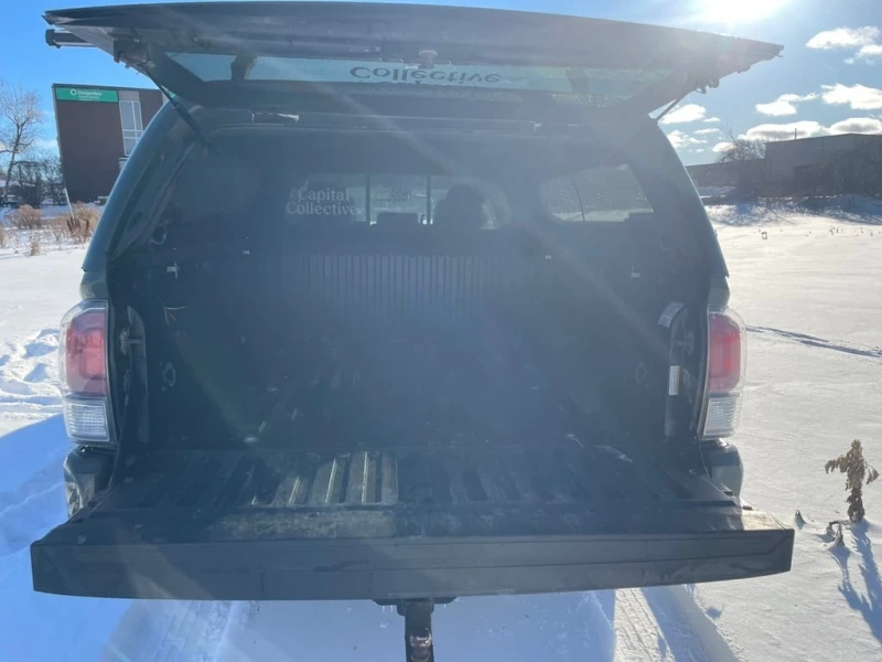 Toyota Tacoma * 4x4 Double Cab Auto * CARFAX * БЕЗ ПЪРВОНАЧАЛНА , снимка 17 - Автомобили и джипове - 52852109