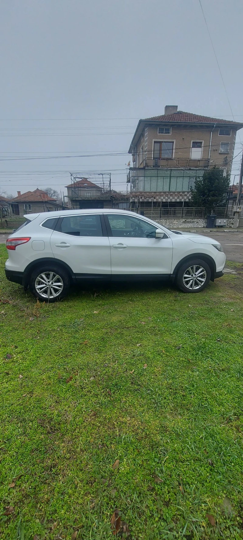 Nissan Qashqai, снимка 6 - Автомобили и джипове - 53234375