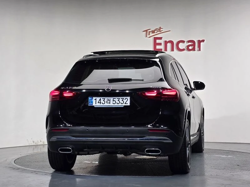Mercedes-Benz GLA 250 z GLA 250 4MATIC* AMG LINE* BURMESTER* ПАНОРАМА* , снимка 4 - Автомобили и джипове - 55750738