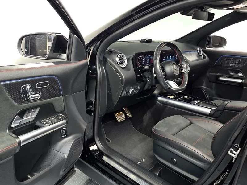 Mercedes-Benz GLA 250 z GLA 250 4MATIC* AMG LINE* BURMESTER* ПАНОРАМА* , снимка 10 - Автомобили и джипове - 55750738