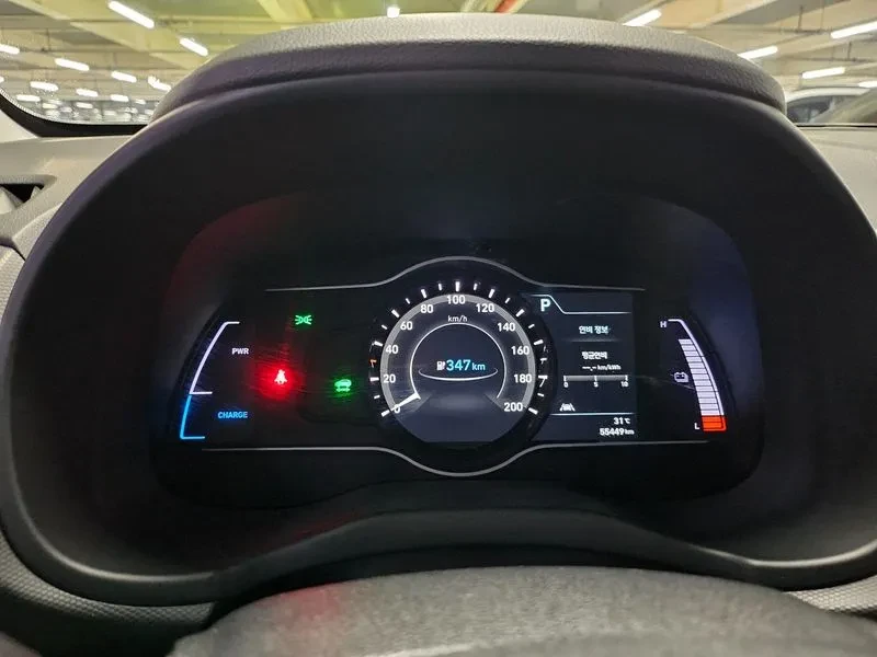 Hyundai Kona Electric Modern, снимка 15 - Автомобили и джипове - 56255396