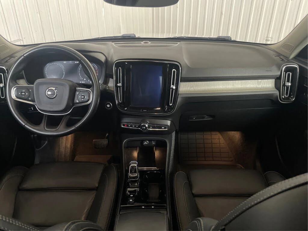 Volvo XC40 T5 INSCRIPTION* MEMORY* ПАНОРАМА* КАМЕРА* ПОДГРЕВ - изображение 10