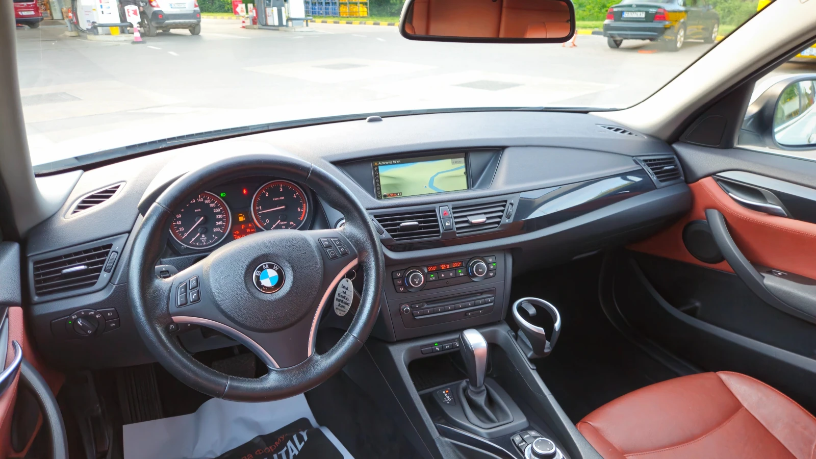 BMW X1 Avtomat/X-drive/Navigacia/Top sustoqnie, снимка 9 - Автомобили и джипове - 54723081