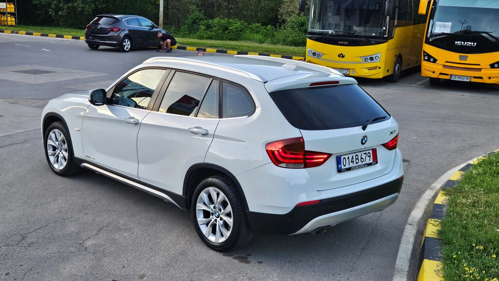 BMW X1 Avtomat/X-drive/Navigacia/Top sustoqnie, снимка 4 - Автомобили и джипове - 54723081