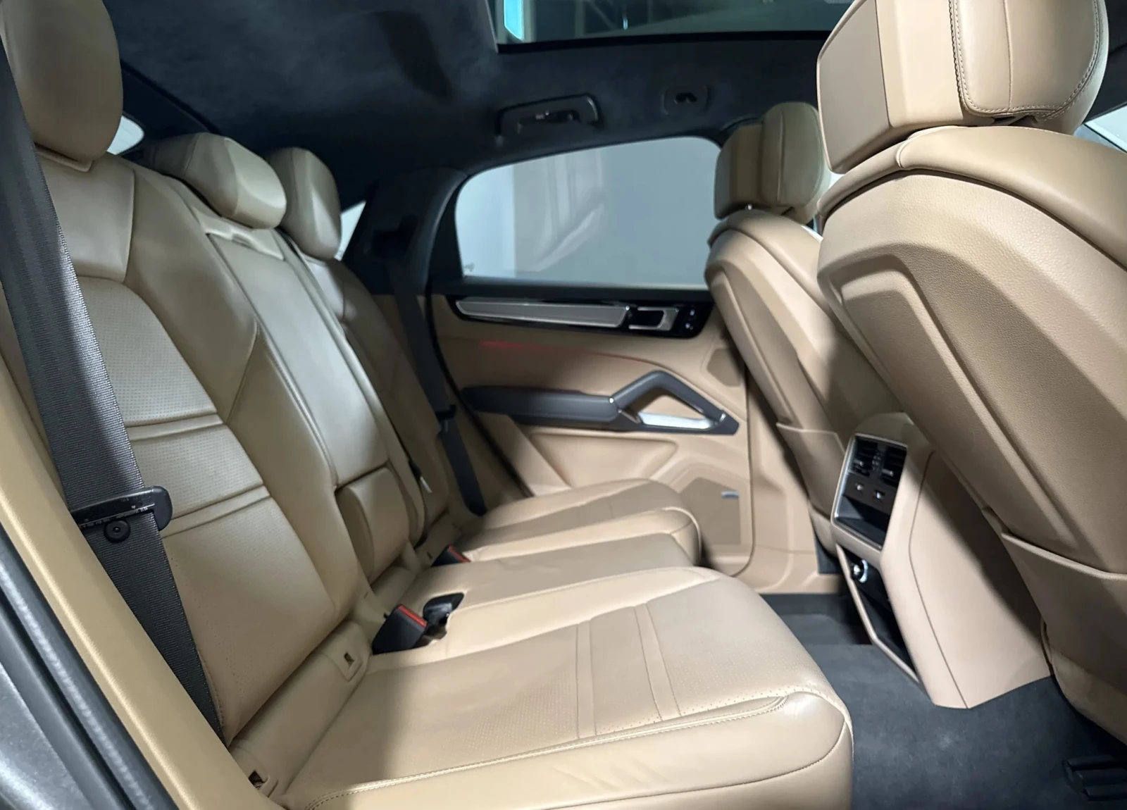 Porsche Cayenne Turbo S E-Hybrid, снимка 7 - Автомобили и джипове - 55476694