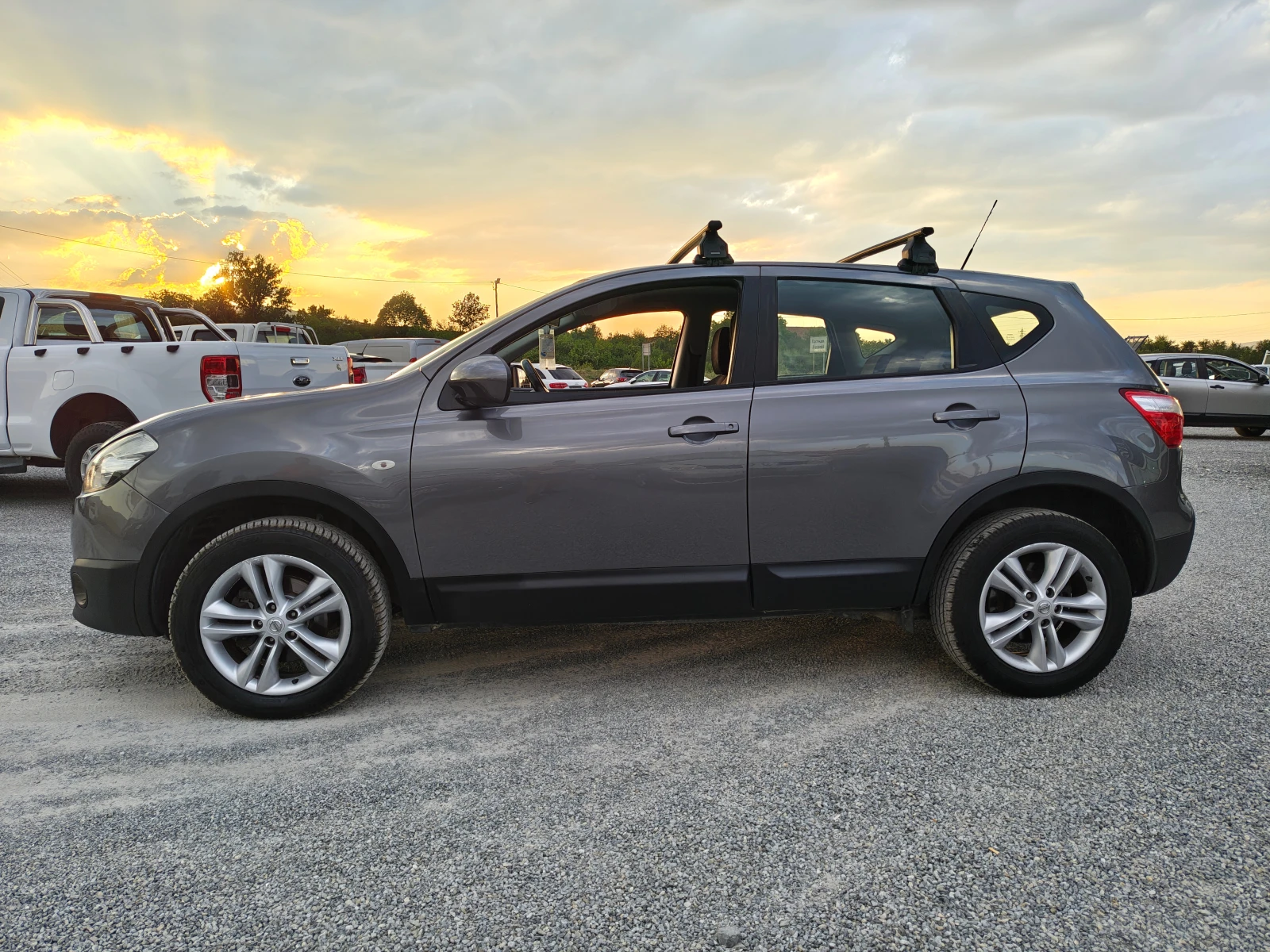 Nissan Qashqai 1.6 DCI, снимка 7 - Автомобили и джипове - 55909868