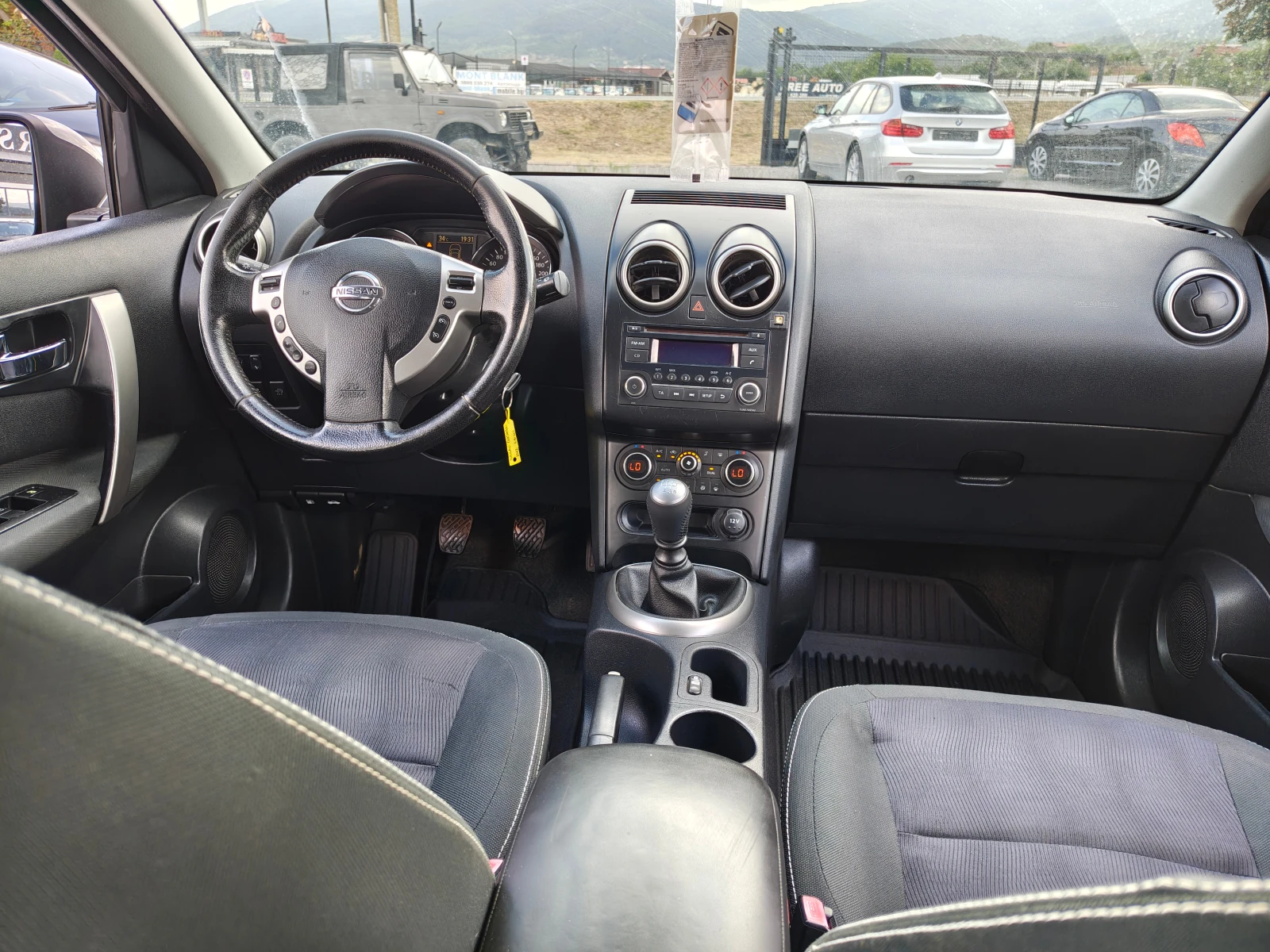 Nissan Qashqai 1.6 DCI, снимка 11 - Автомобили и джипове - 55909868