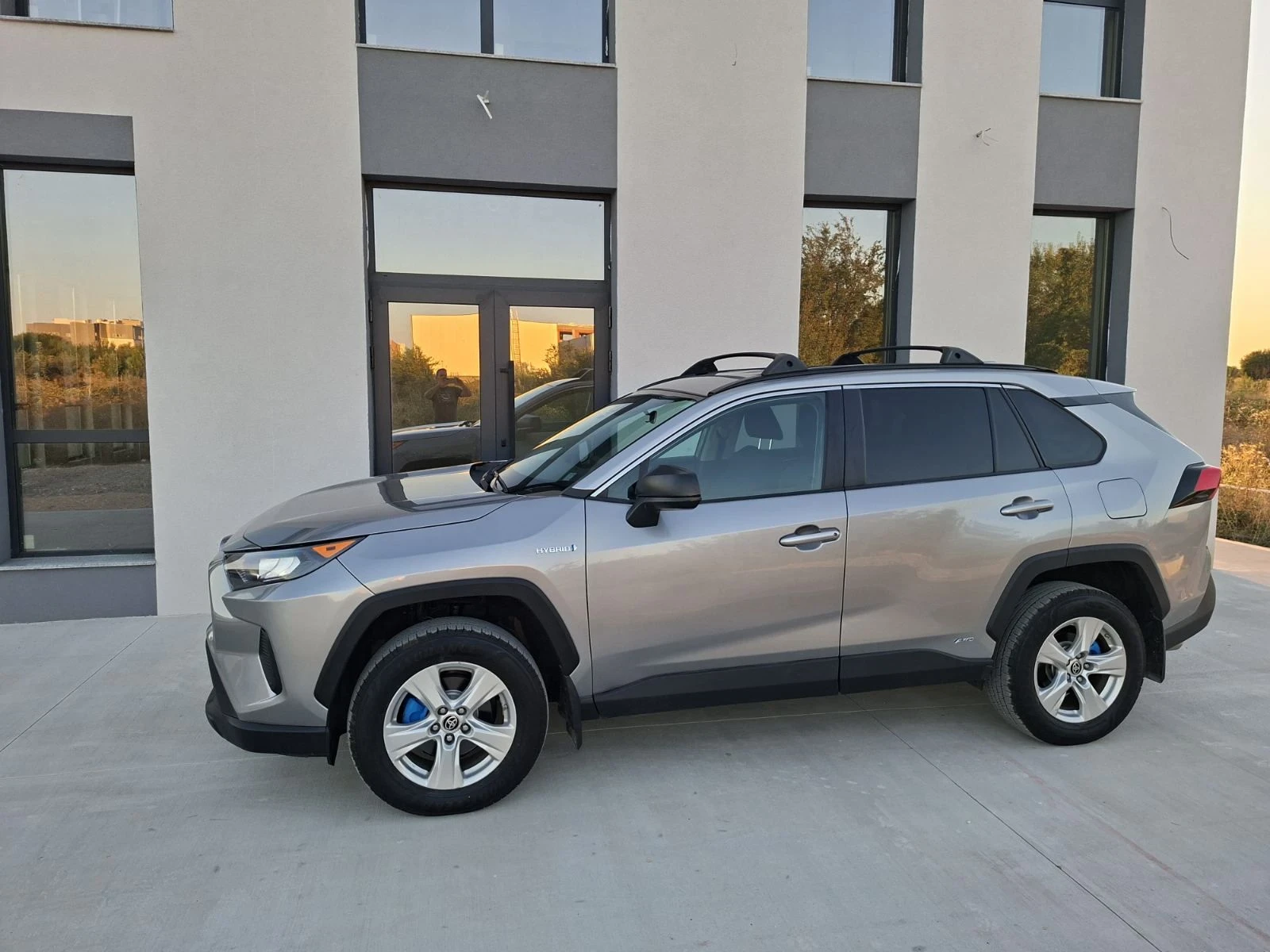 Toyota Rav4 2.5 Hybrid AWD, снимка 6 - Автомобили и джипове - 56020429