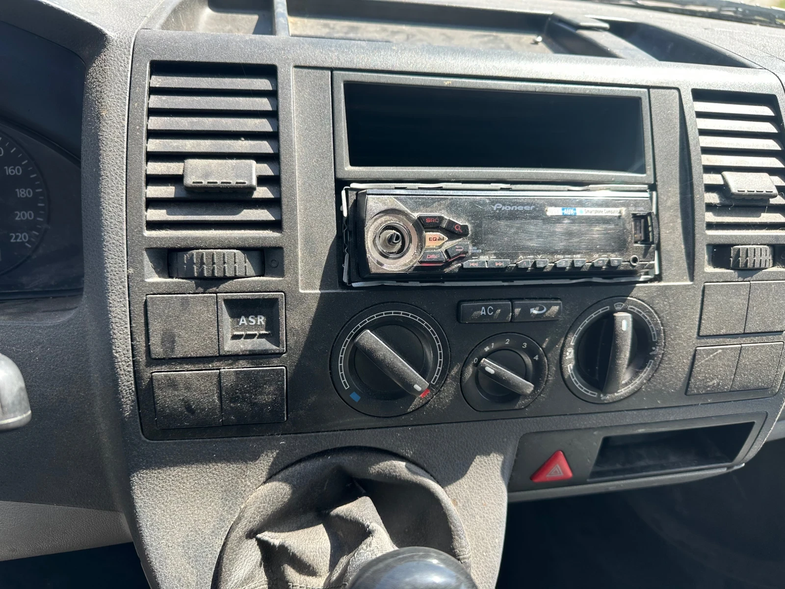 VW T5 1.9TDI, снимка 8 - Бусове и автобуси - 54697232