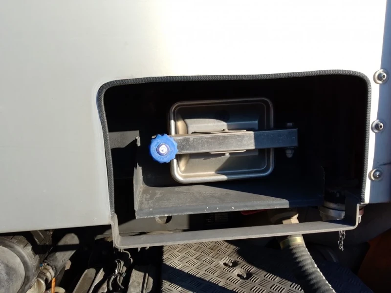 Scania P 380 Специализиран автомобил за смет в добро техн . със, снимка 16 - Камиони - 53129205