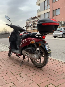 Kymco People, снимка 1